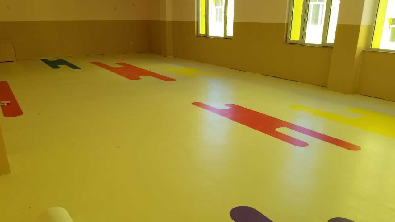 浩康幼儿园地板来到了新疆独山子区