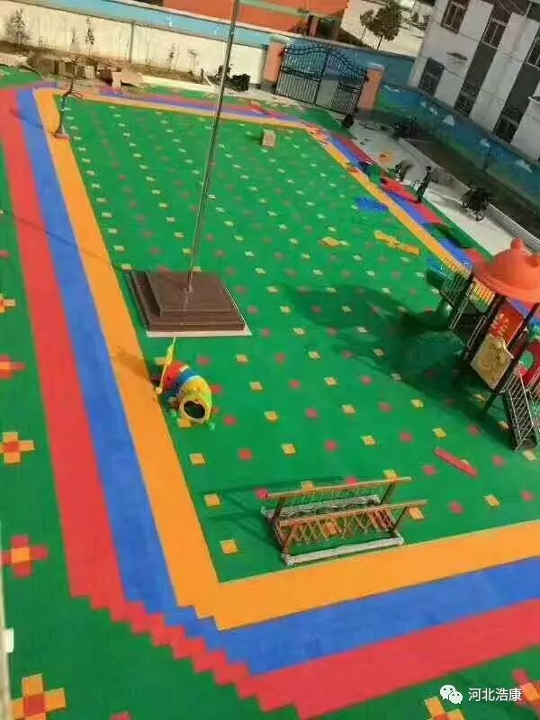 浩康室外幼儿园悬浮式拼装地板可以这样搭配